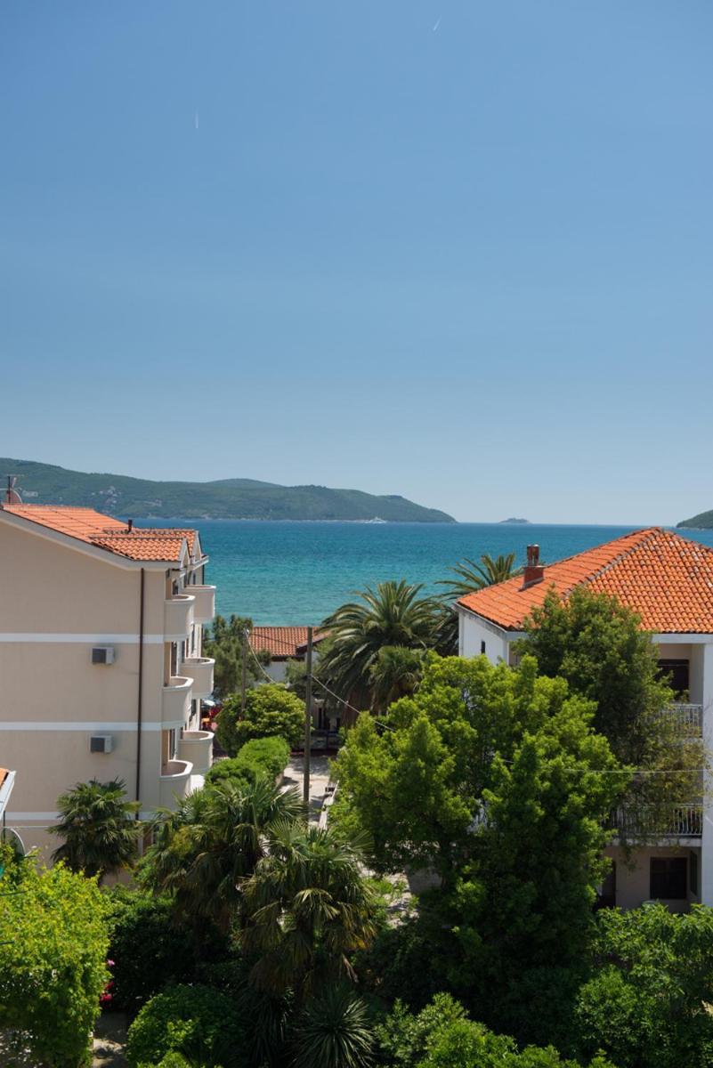 Apartments Grifone Lux Herceg Novi Exterior photo