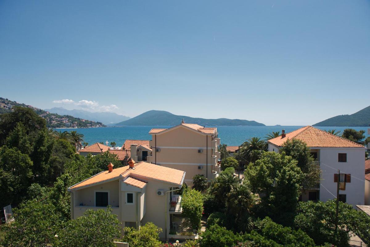 Apartments Grifone Lux Herceg Novi Exterior photo