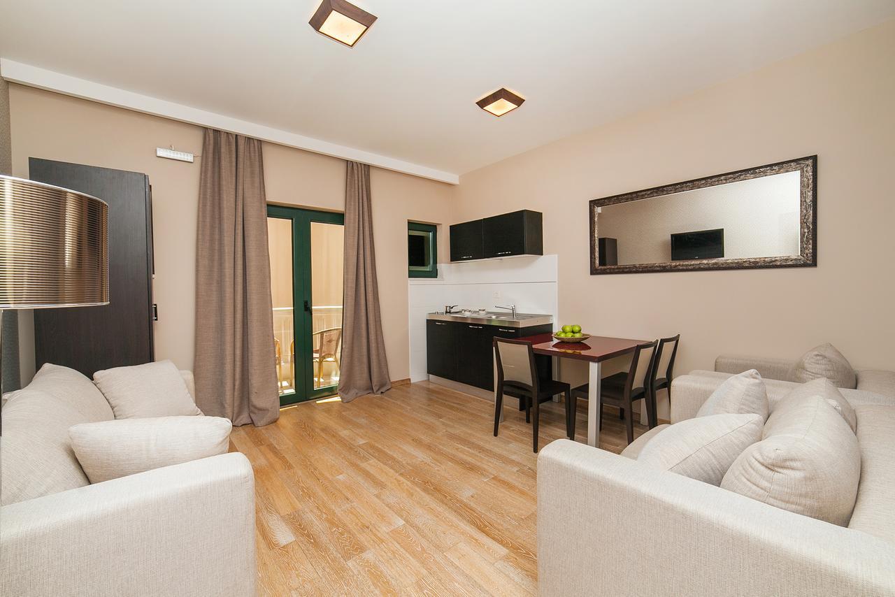 Apartments Grifone Lux Herceg Novi Exterior photo