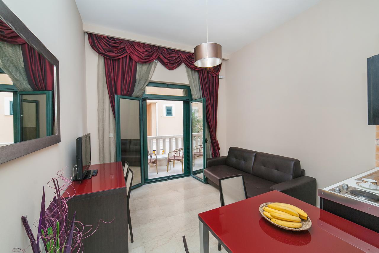 Apartments Grifone Lux Herceg Novi Exterior photo