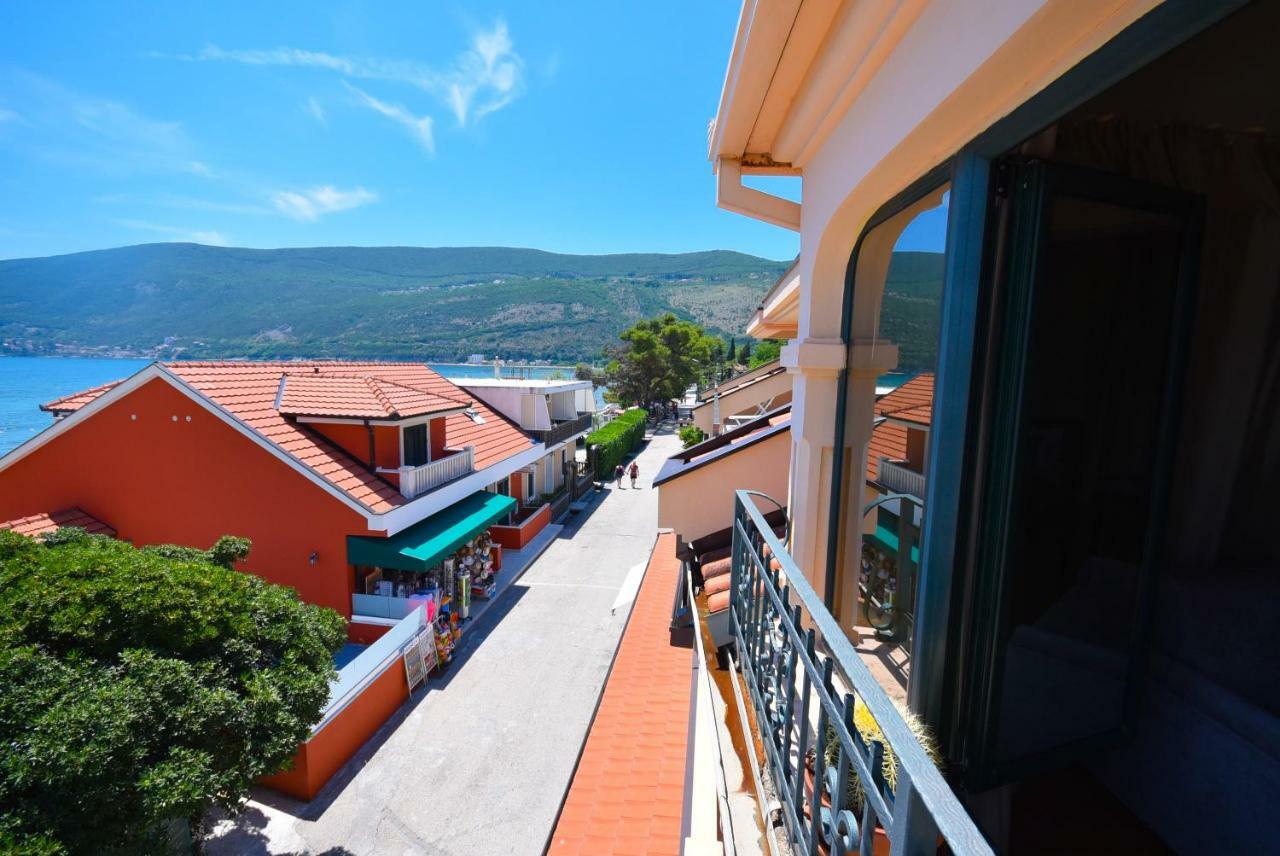 Apartments Grifone Lux Herceg Novi Exterior photo